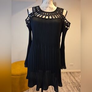 Frank Lyman Design Black Crochet Cold Shoulder Blouse,Size M.